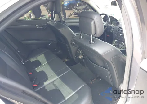 2009 Mercedes-Benz C 300 Luxury 4Matic/Sport 4Matic from USA, damaged, VIN WDDGF81X89R061439